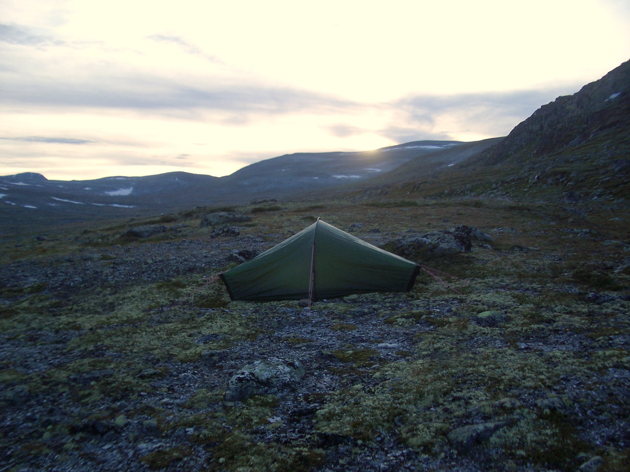 Zelt vor Snøhetta