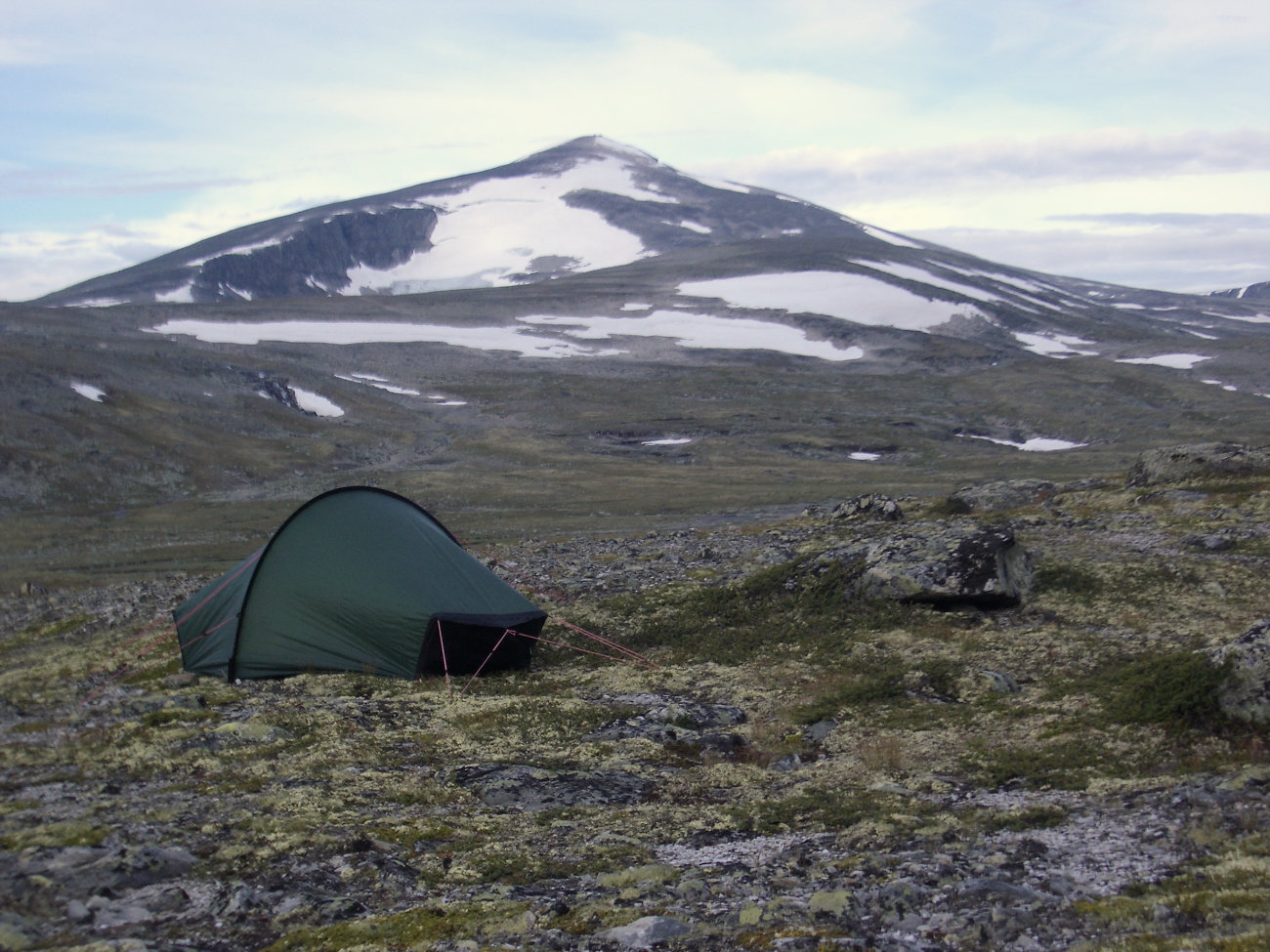 Zelt vor Snøhetta