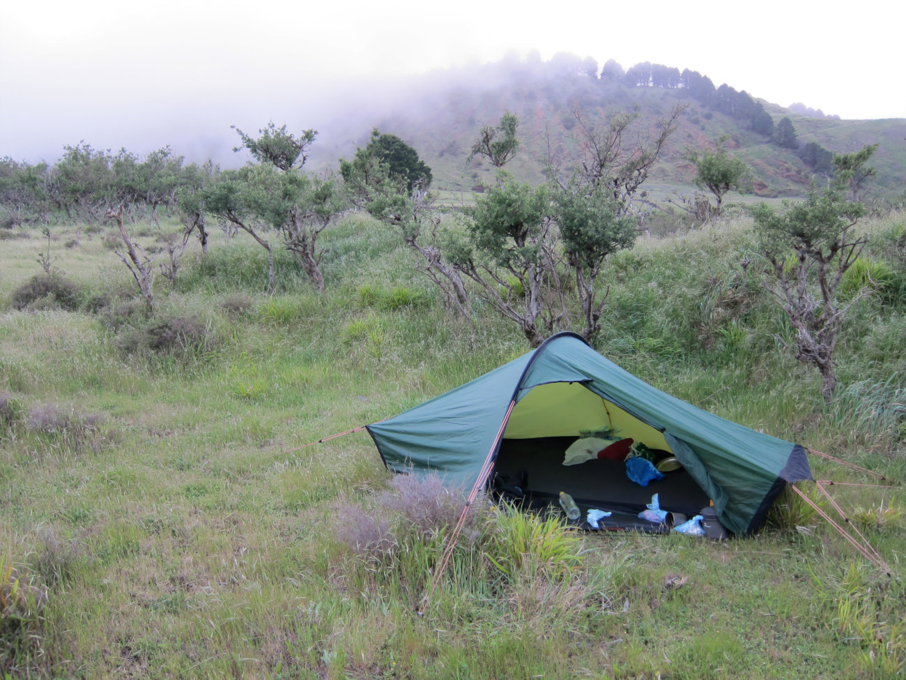 Zelt am Fuße des Montaña la Gotera