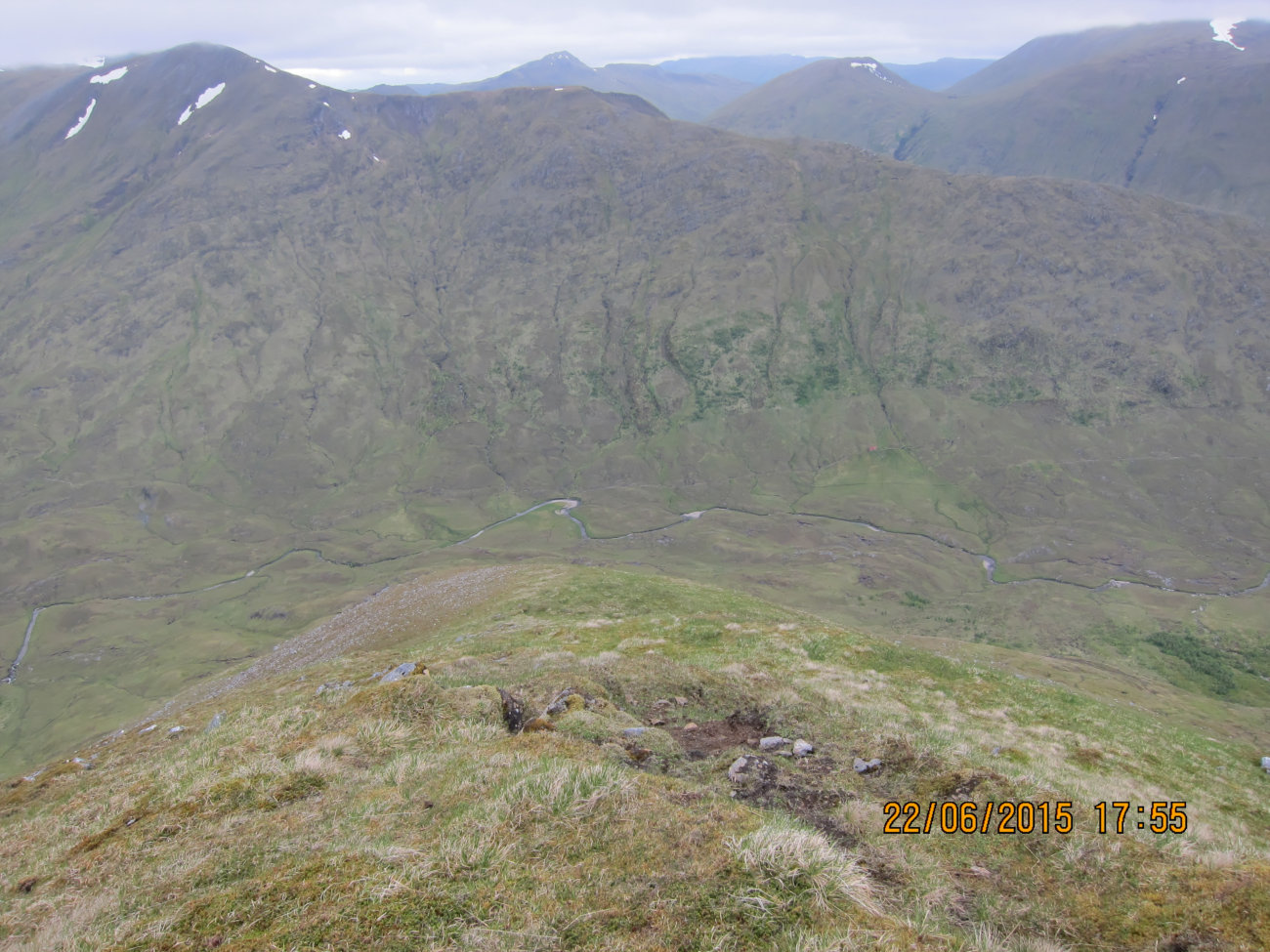 Blick ins Tal von letztem Vorsprung