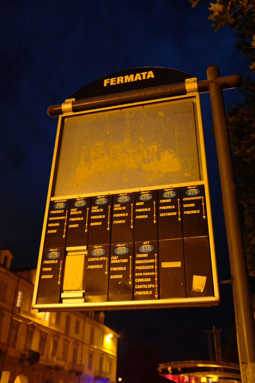 Abfahrtstafel in Pinerolo