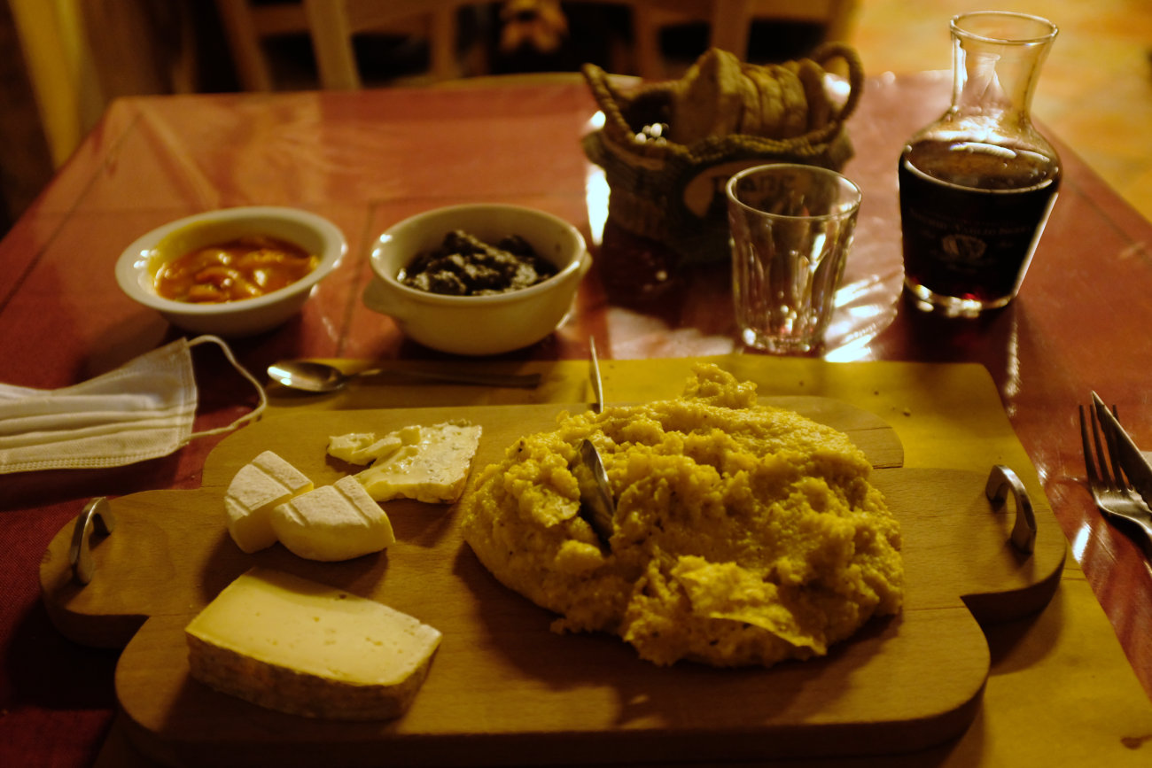 Abendessen im Rifugio Valasco