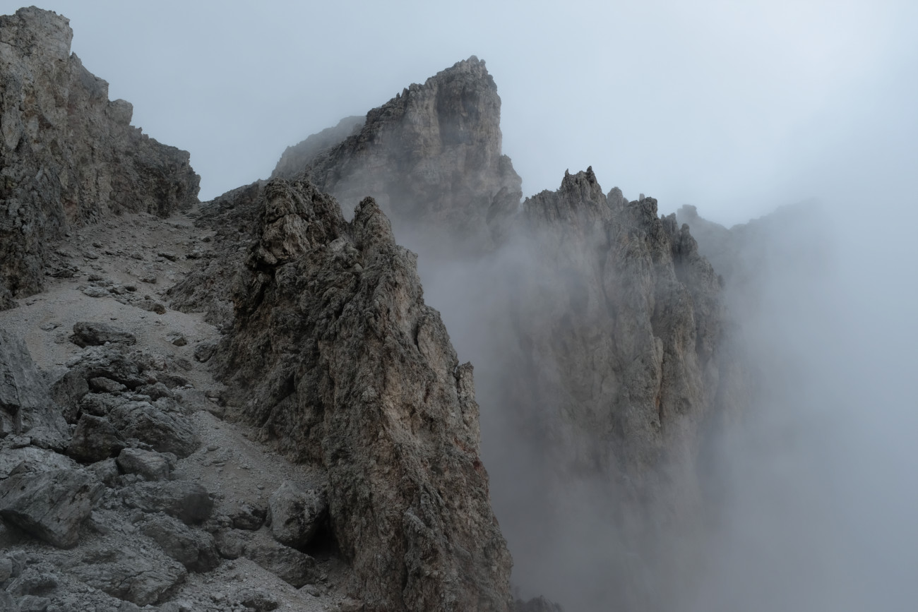 Felsen im Nebel