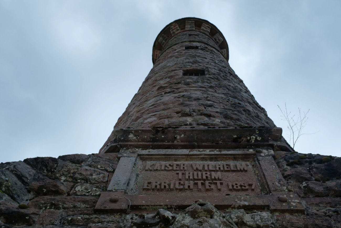 Kaiser-Wilhelm-Turm nah