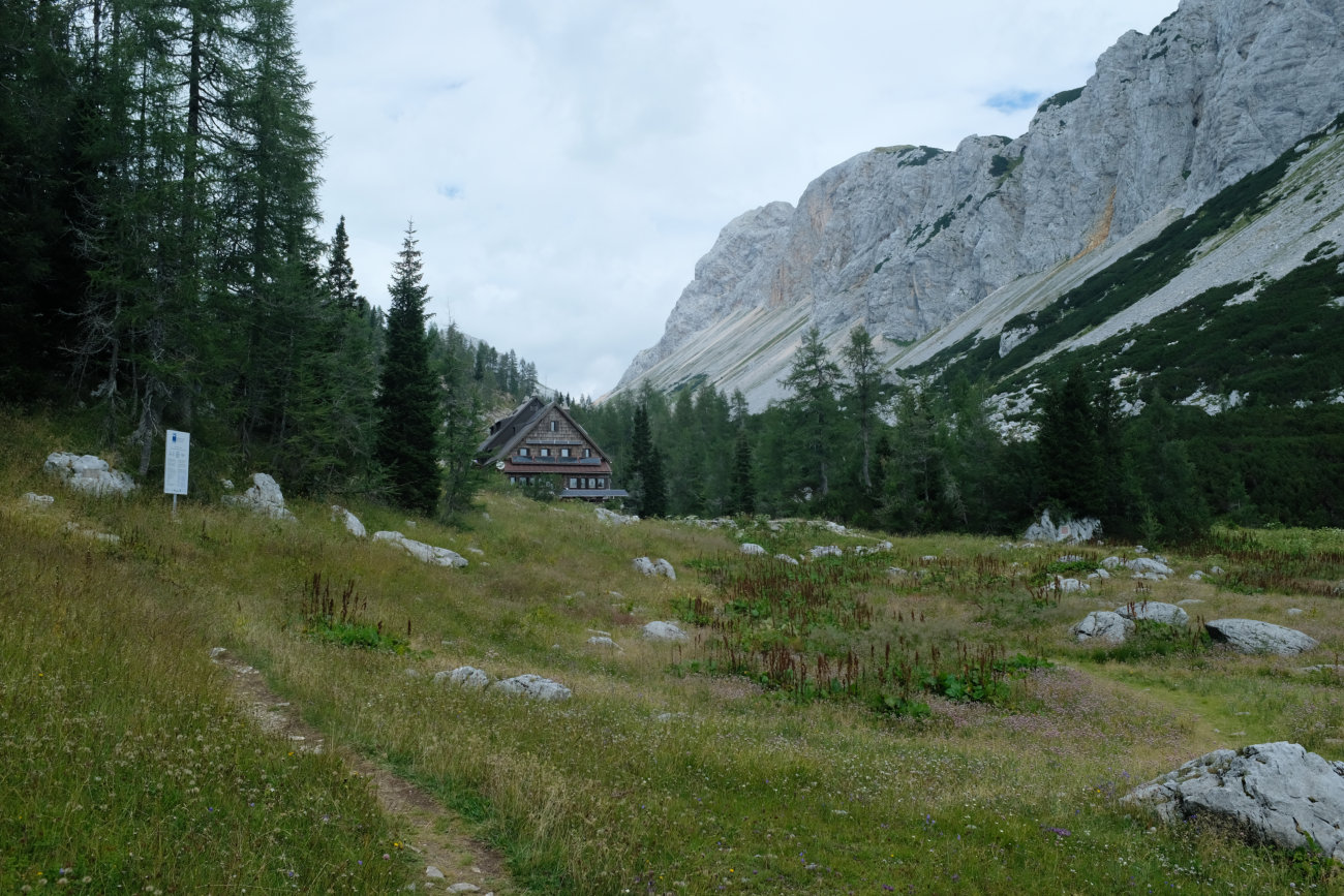 Koča pri Triglavski Jezeri