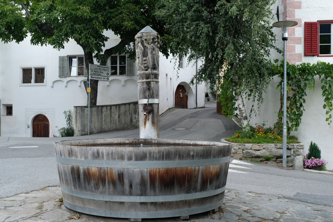 Holzbrunnen