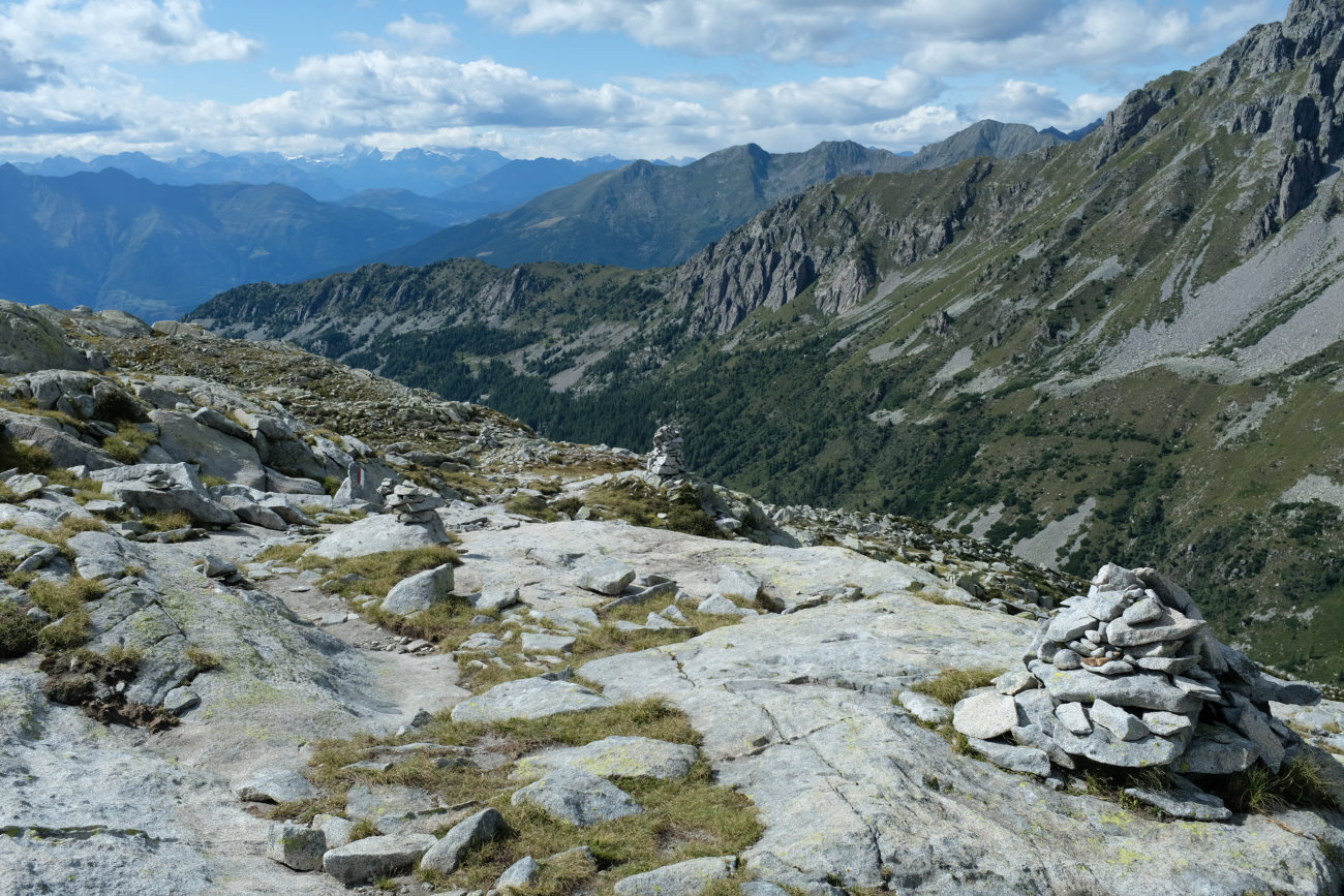 Steinmännchen auf Platten