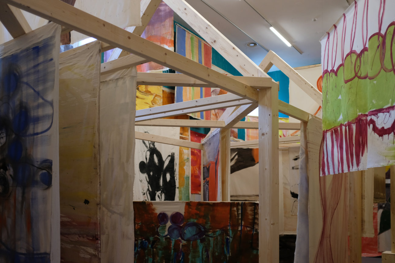 VIVIAN SUTeR Leinwände