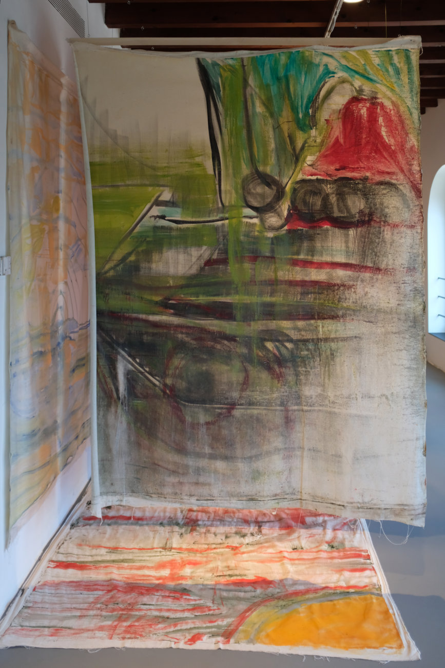 VIVIAN SUTeR Leinwände