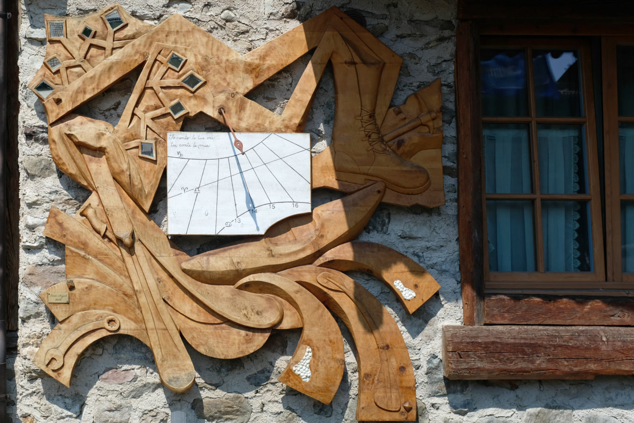 Sonnenuhr 53 in Monclassico