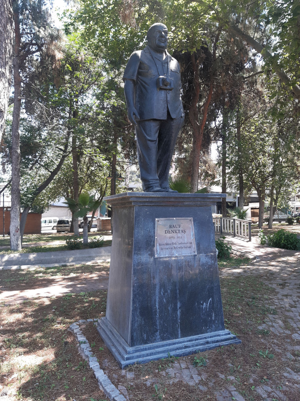 Rauf Denktas Denkmal